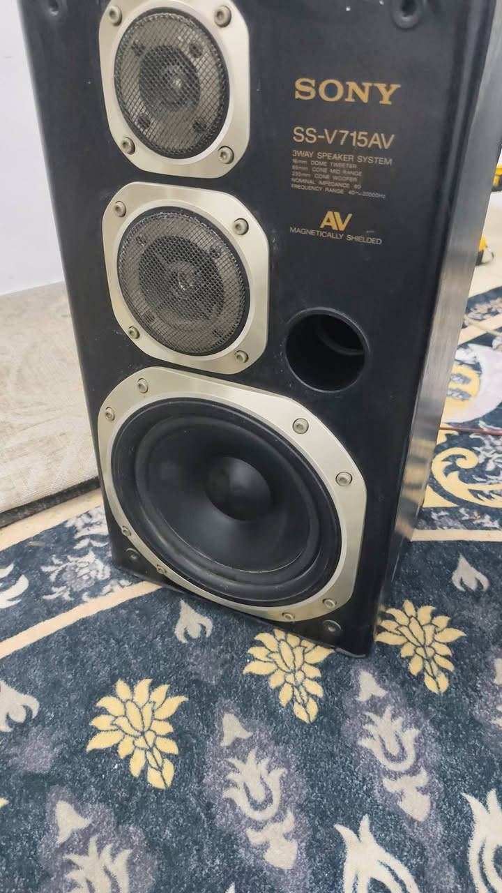 سوني ٧١٥ 
٥ قطع كلها شغالة بس المسجل ماعرف شو طفة اعتقد الكيبل بي مشكله 

الجهاز جهازي من زمان نظيف ومبي اي عطل  
مجرد قبل فترة بدلت بالامبلي فاير كبستر واصلية ب٣٠ الف سويتها 
للاستفسار خاص


**إذا كنت صاحب هذا الإعلان وتريد حذفه لأي سبب، رجاءا أرسل رسالة إلى الدعم الفني**