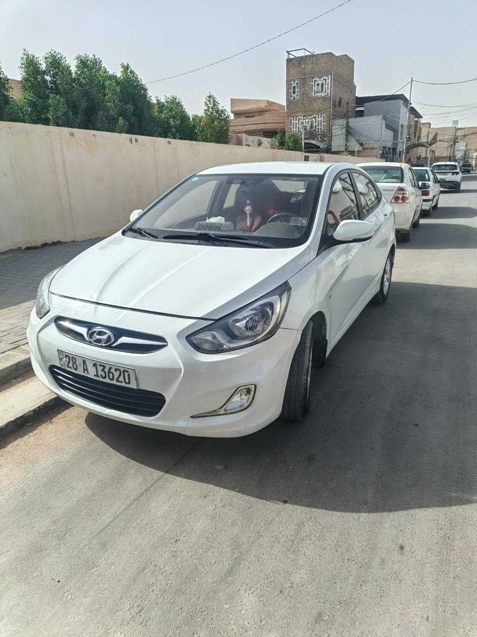 اكسنت موديل2013 محرك 1600 كبل مداور بـ90 ورقة وبيها مجال ***********
