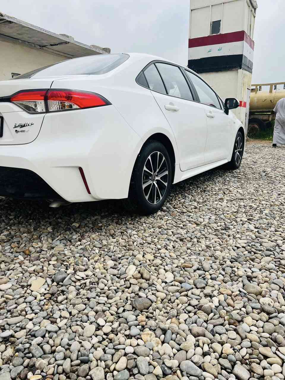 سلام عليكم كورلا هايبرد 2025 شكل الامريكي ماشيه 16 بيهه بس هاي الطخه شويه ماسويتها موضوحه بلصورة باقي السيارة كفاله ع وضع الشركه سيارة حره بسمي السعر 152 وبيهه مجال مكان السيارة بغداد الكرخ 
***********
