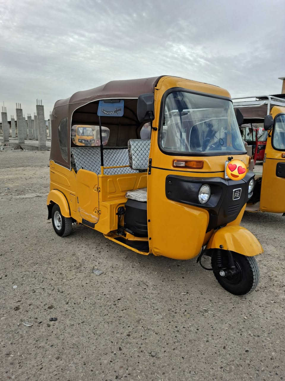 سلام عليكم تكتك مكفولة موديل 22 للبيع بغداد الرشاد ***********
