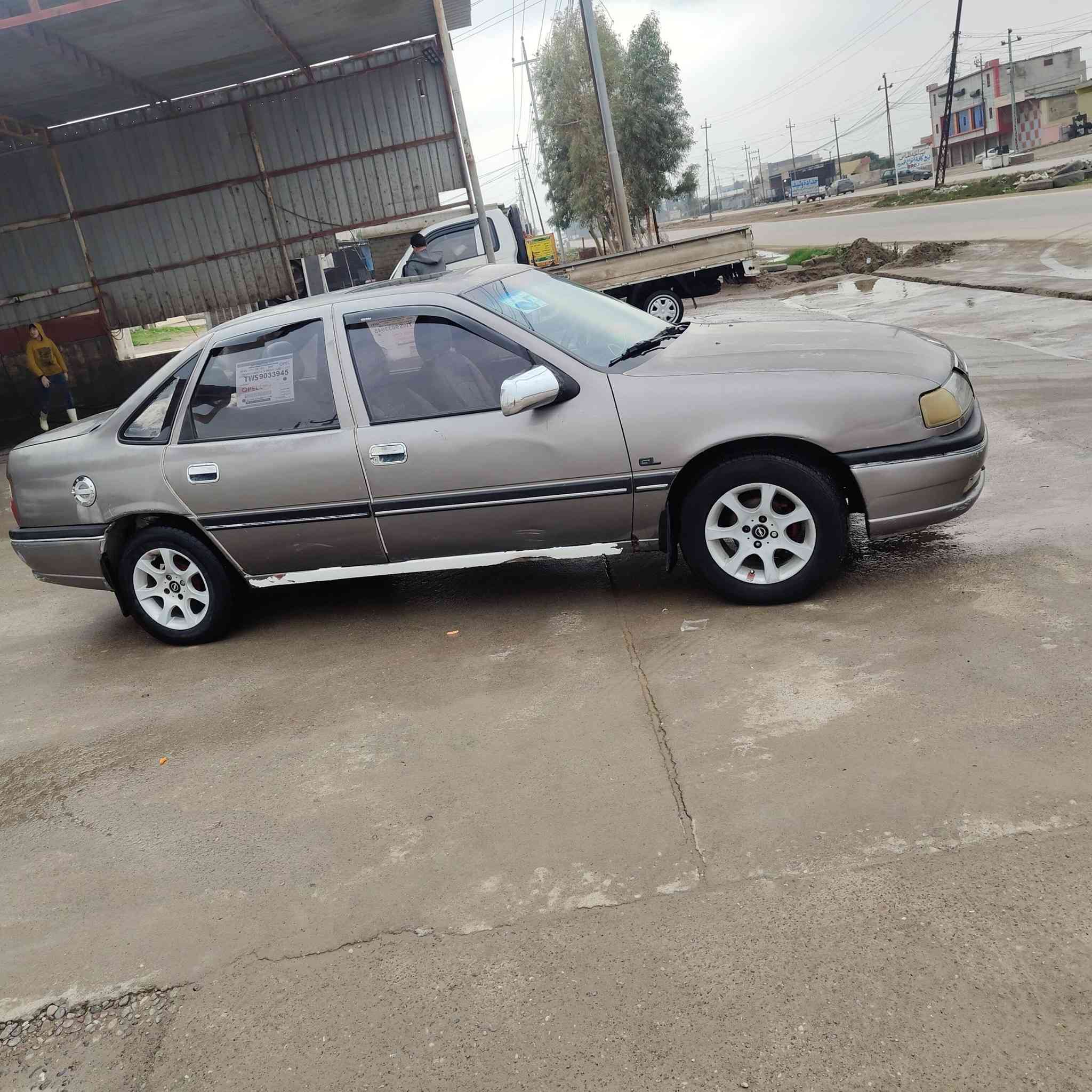 فكتر حجم 16
مكفولها من الدعاميه لدعامي 

اي طخ مابيه 

كير محرك شرط كهربايات كله شقاله 

دوشمه جديده موديل 91 

نضيفه كلش مال جناي 
رقم ***********
السعر 46 قفل
