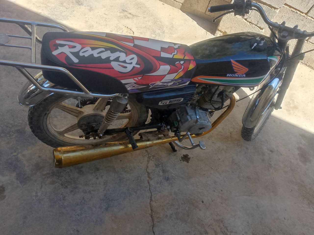 سلام عليكم دراجات للبيع موديل 21 لا تبخير ولا تنقيص نشاط فول سعر 260بيه مجال مكان بلدروز أما عسكر ***********
