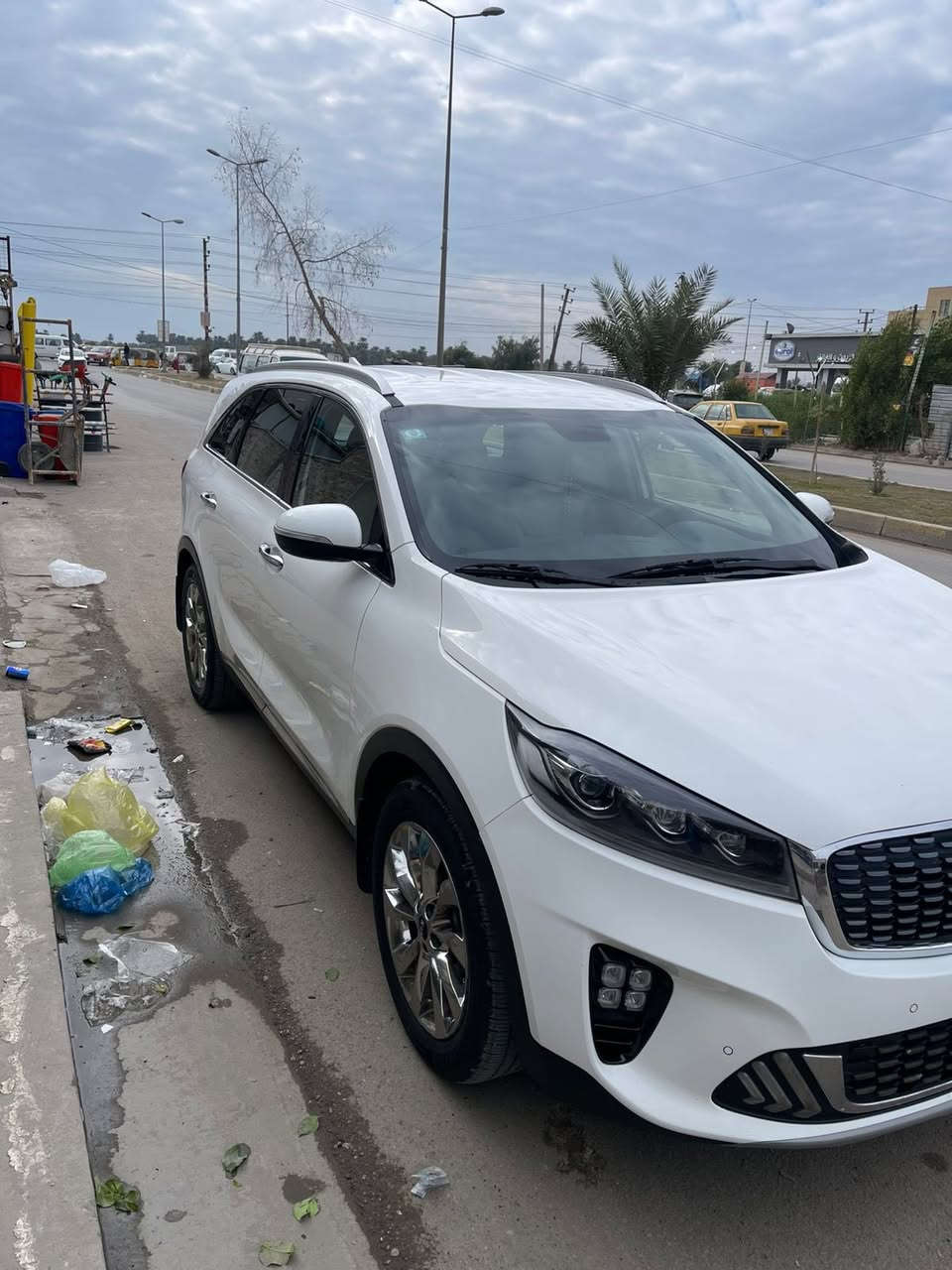 السلام عليكم للبيع سورينتو 2020 خليجي رقم بغداد مكينة 6 سلندر
مكفولة من الفتح و الصبغ بيها فقط بارد شي قليل حتى الدعاميات مكفولة 

مواصفات بصمة 7 راكب 3 قطع تبريد حساسات امامية خلفية و كامرة خلفية وباقي مواصفات المعروفة 

مكان السيارة بغداد 

رقم الهاتف ***********
