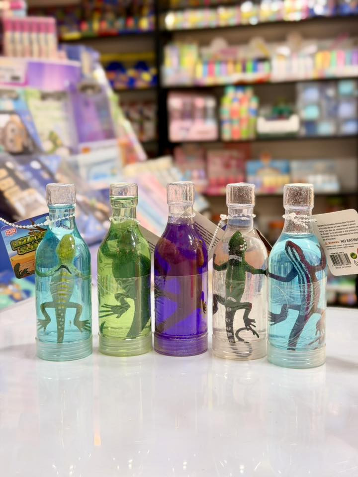 طين اصطناعي بألوان جميلة 🌈
وسلايم مميز مع شخصيات كيوت يحبها الأطفال 🧸

✨ ممتع للعب والتشكيل
✨ يساعد الأطفال على الإبداع وتنمية الخيال
✨ ألوان كثيرة تناسب كل الأذواق

مناسب للهدايا 🎁 والأنشطة المدرسية 👧👦
عند مكتبة الامتياز ✨

📍 حلة - شارع60 - داخل فرع مرطبات كوكيز
#مكتبة_الامتياز #مكتبة #قرطاسية


**إذا كنت صاحب هذا الإعلان وتريد حذفه لأي سبب، رجاءا أرسل رسالة إلى الدعم الفني**