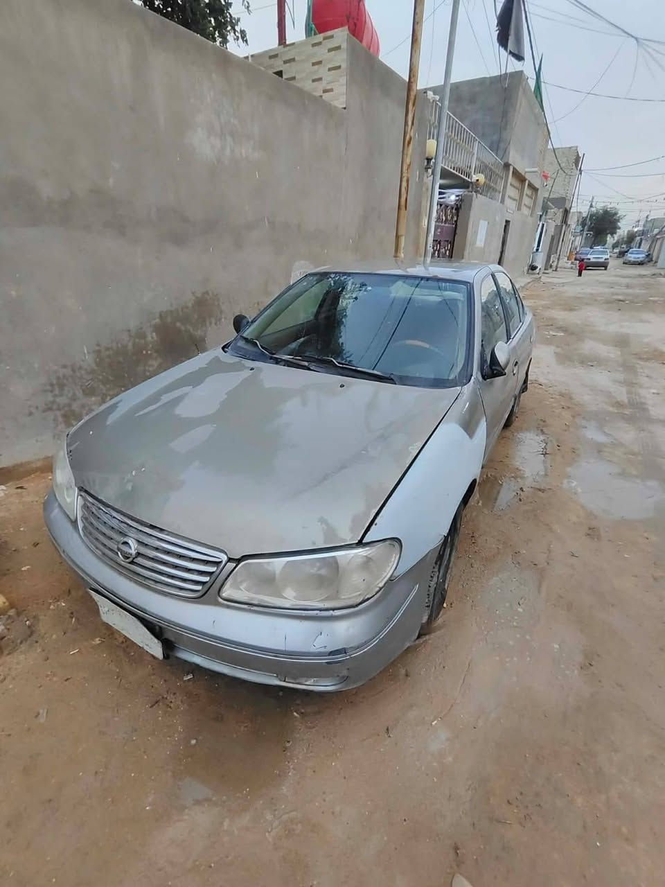 نوع السيارة: نيسان سنترا.
الموديل: 2001.

​المحرك: 1600.

​ أوتوماتيك.

​اللون: أصفر شنباني.

​الرقم: بغداد خصوصي (حرف ك).
السعر ٣٠$ وبيها مجال 
رقم التواصل ***********
