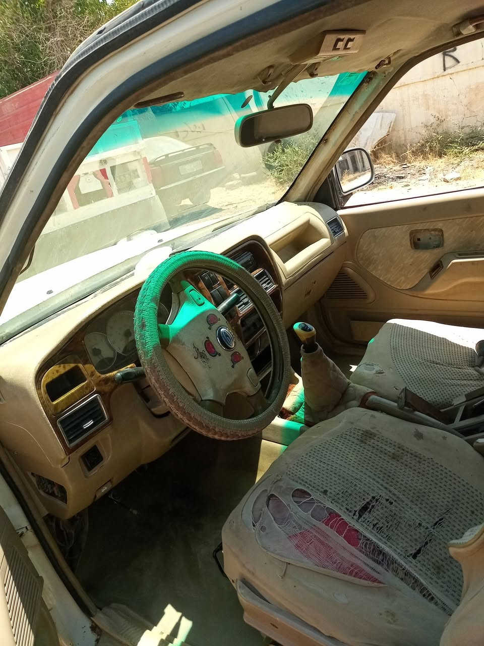 السلام عليهم كنو موديل 2007 منفيس اوراقها بيها محرك كير شرط السعر 22 او بيها مجال ***********
