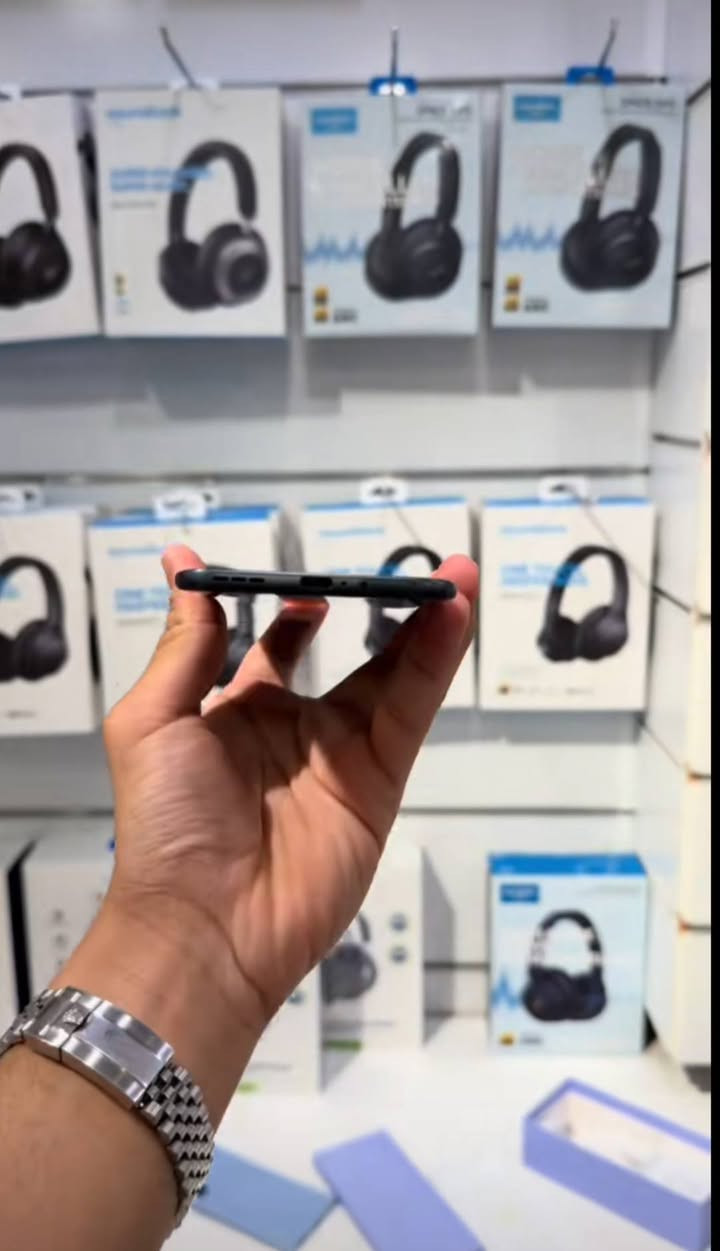 انحف هاتف من تكنو
🥇تكنو بوفا سلم 5G🥇

✅المواصفات

⭕️الشاشة: AMOLED بحجم 6.78 بوصة بدقة 1224p
⭕️المعالج: Mediatek Dimensity 6400
⭕️الكاميرات: خلفية 50+2 م.ب/ أمامية 13 م.ب
⭕️الذاكرة+الرام: 256 + 8 جيجابايت
⭕️نظام التشغيل: Android 15
⭕️البطارية: 5160 ملي امبير - 
⭕️ مستدخم ٣ ايام فقط بحاله الوكاله

                     

➖➖➖➖➖➖➖➖➖➖➖➖➖➖

♦️موقع ديوانية


**إذا كنت صاحب هذا الإعلان وتريد حذفه لأي سبب، رجاءا أرسل رسالة إلى الدعم الفني**