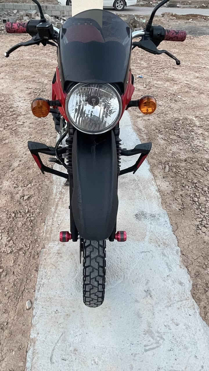 سلام عليكم بوكسر البيع مديل 23بشهر 10اوراق صولية بيهة خيط بخار كلش خفيف مكينة خرسة ماتنسمع عنواني بغداد الراشدية السعر مليون 400وبيهة مجال ***********
