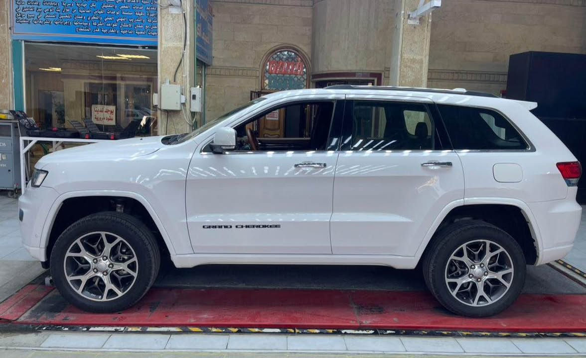 وكالة مكفولة من صبغ و تبديل 
ماشية 99  كيلو متر 
سيارة جديدة كلش مابيها اي نقص مسوي الها عمل PPF لكل
السياره حمايه وأمان وحفاظ ضمان 10 سنوات 
بانوراما جكات فور ويل  داخل قرميدي
حساسات خلفي و امامي 
كشنات جلد و تبريد و تدفئة
ستيرن كهرباء و شفتات ستيرن 
ماوس تحكم بالأنظمة القيادة متعددة
رقمها بغداد تحويل مباشر 

لوحات الجديدة 
كير و محرك و صدر و كهربائيات كلهن كفالة 
السعر 330$
 العنوان / الكراده شارع ٥٢
*********** بغداد, العراق
