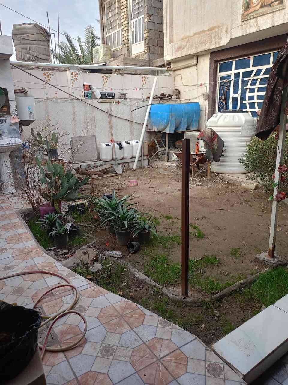 بيت للبيع مساحته 220متر طابقيين طابو صرف العنوان جسر ديالى القديم نهاية شارع 60 الاتصال ***********
