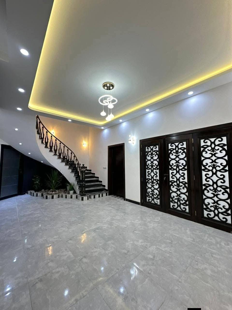 مستعدون عمل كافة اعمال ديكورات 🏡🛠️
.
سقوف ثانوية 🛠️
.
 جبس بورد🛠️
.
صبغ داخلي وخارجي 🛠️
.
 فلين داخلي وخارجي 🛠️
.
ارضية باركيه 🛠️
.
واجهات تلفزيون 🛠️
.
عمل كافة محافظات العراق ❤ 
👇👇👇
للتواصل معنا اتصل على الارقام او تواصل على واتساب : 
📞 ***********
📞***********
