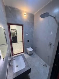 ساحة الواثق • طابق أول وثاني • غرفتين وصالة