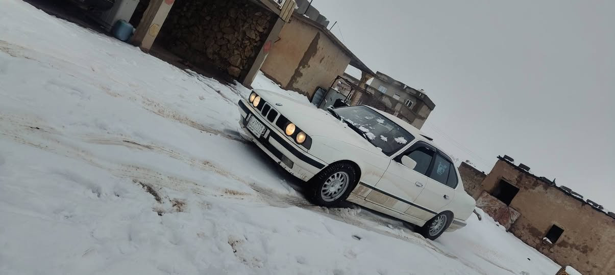 السلام عليكم pm 25 محرك كبس فول أوتو  فتحة سقف تبريد كابون بانزين رقم ألماني تحويل من الشرعي صبغ جاملغ خلفي تواير جديد السعر 62 وبيها مجال ***********
