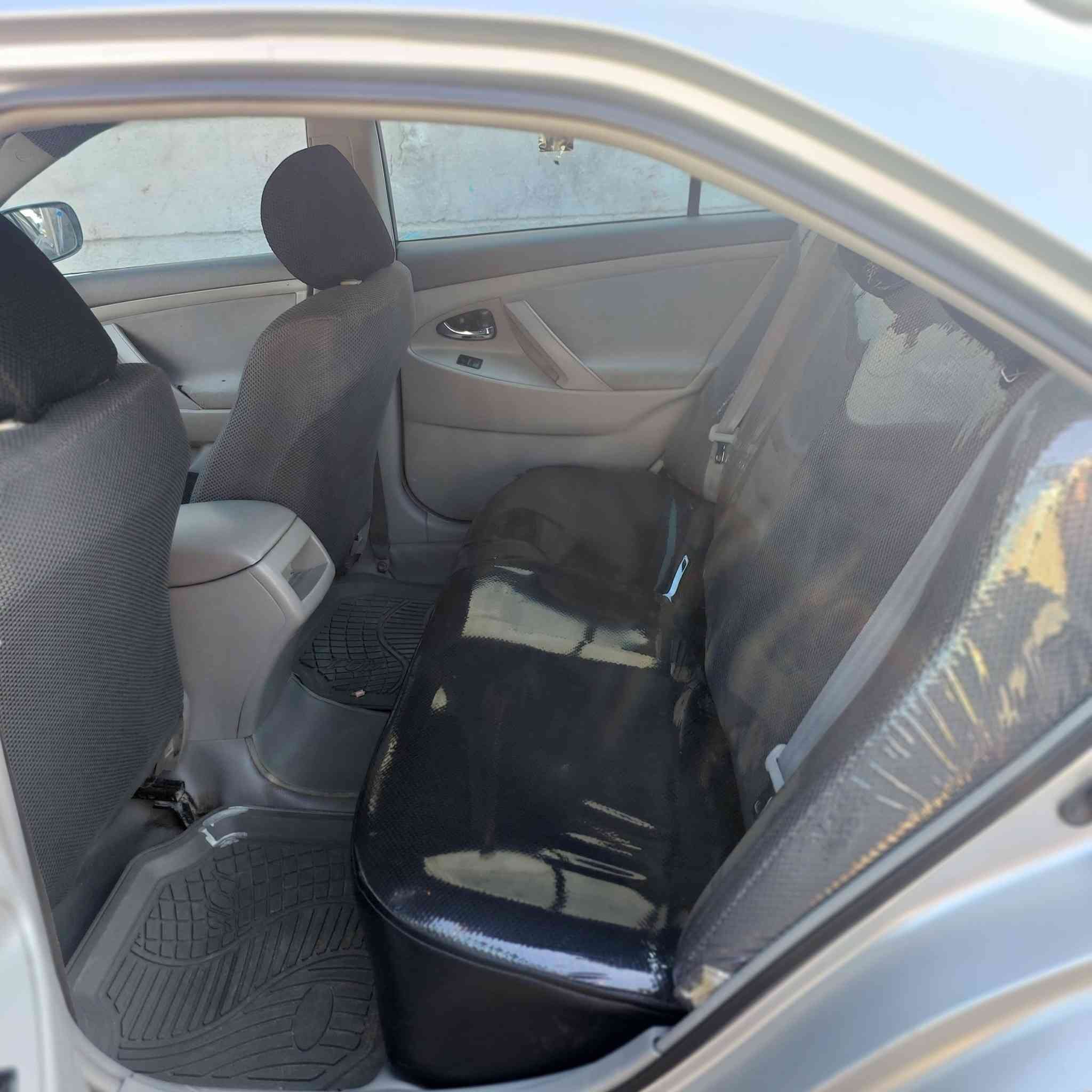 السلام عليكم
كامري ٢٠٠٧ رقم بغداد وارد امريكي 
مصبوغه حزام بدون قماره ولا بنيد 
محرك كير خير من الله تايرات زوج امامي جديد صدر امامي خلفي حادثها فقط جنطه كهربائيات خير من الله ادامه على المحرك فقط الآي بي سي صارله يومين مشتغل دوشمه نظيفه السنويه باسمي تحويل ثاني يوم السعر المطلوب ٩٠ والشراي يتصل على هذه الرقم ***********
