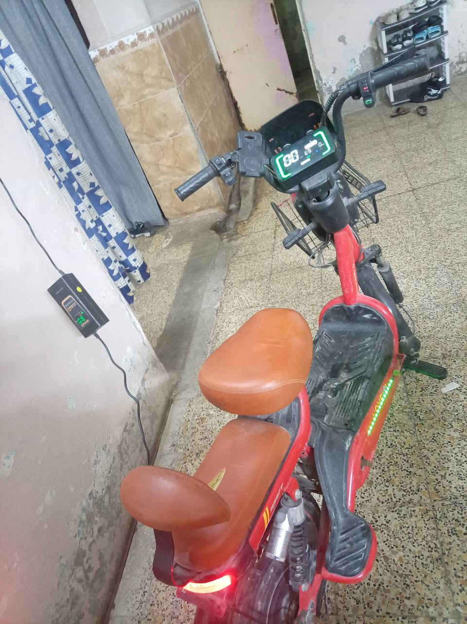 ماتور شحن للبيع شغال كامل بطاريات جدد واذا اكو مراوس ويا ماطور بوتين ولبيع السعر 300/***********/ والتواصل الرقم
