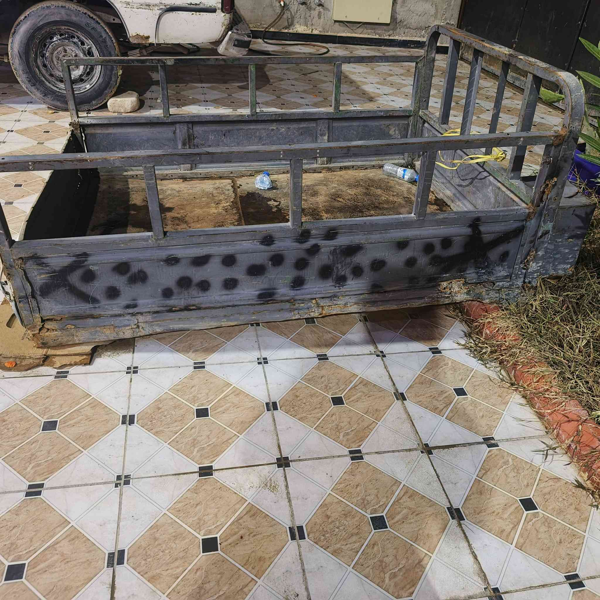 بدي للبيع مكان الزبير, ***********
