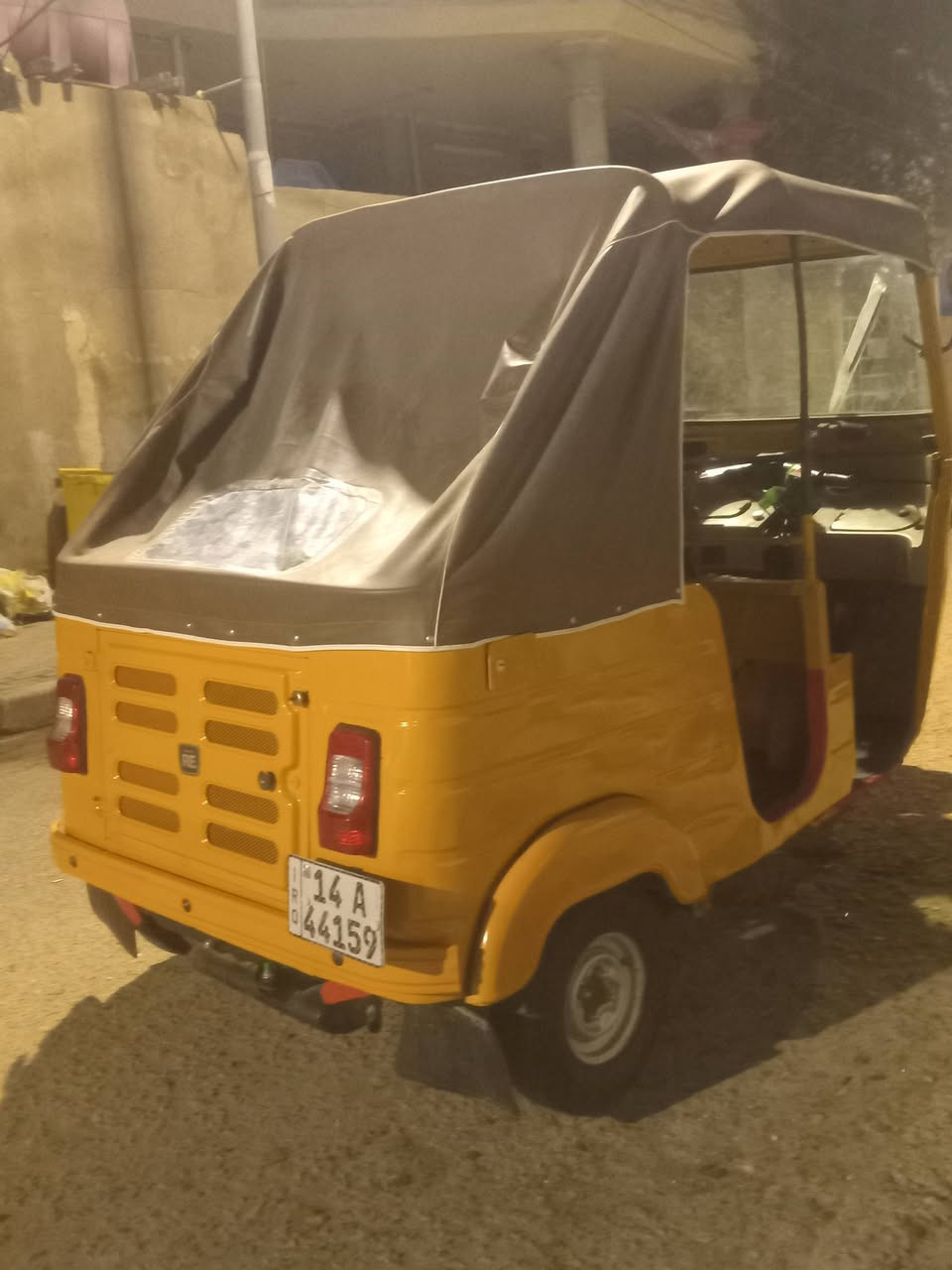 سلام عليكم تكتك حلوه مديل 2020  رغم وسنويه مكان بصره حيانيه سعر 4750 توه معمره صبغ عام ***********
