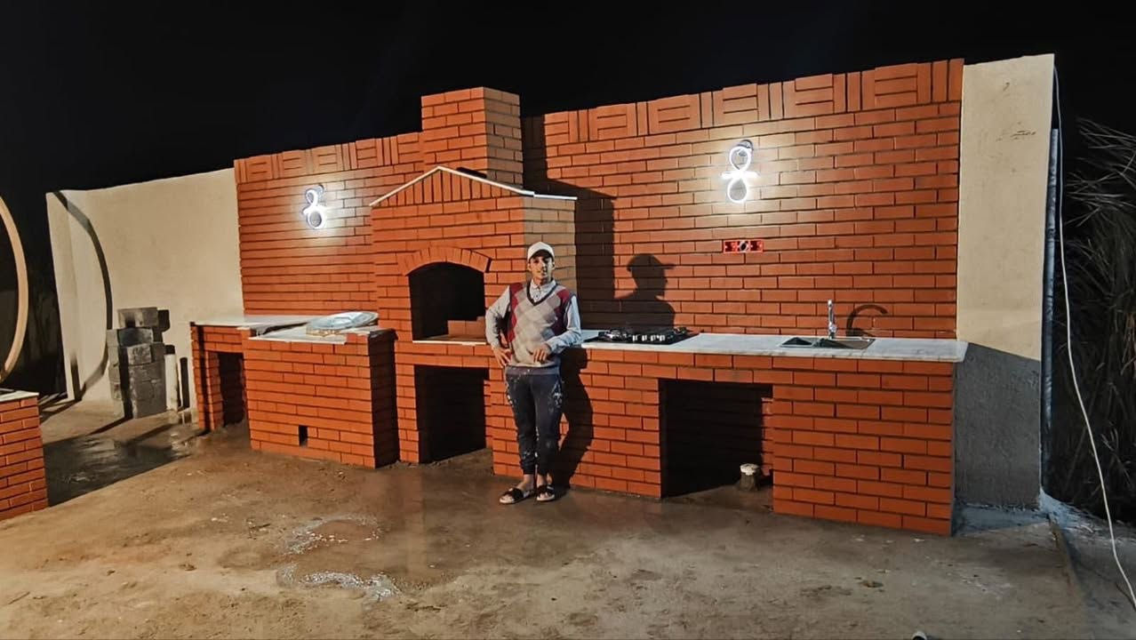 أهلا وسهلا بيكم نورتونا، 🌹
احنه موجدين حتى نوفرلكم احلا أجواء شواء ولمه عائليه مميزه
عدنه كلشي تحتاجون
1-تنور طين للخبز والشواء بروح التراث
2-شواية كباب بطعم يونس
3-فرن بيتزا ومناقيش العائله
4-شواية سمك مخصوصة للمسكوف العراقي الصيل
5-طباخ مخصص لتلبية  كلاحتياجاتكم
6-سنك غسيل للراحة والنضافة بعد الجلسة

للتواصل واتساب ***********
                       ***********
