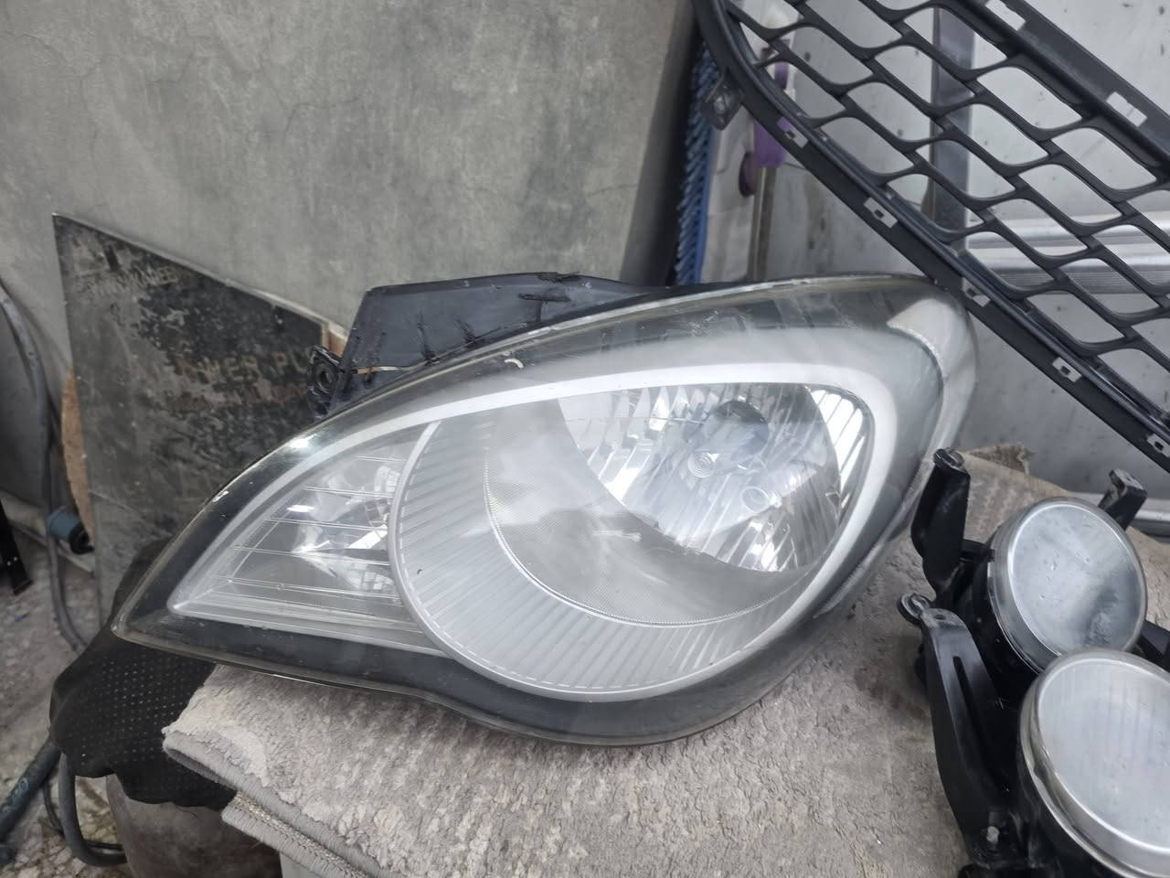 السلام عليكم للبيع السعر ١٥٠الف وبيهة مجال بسيط مازدة وحدة بلوجكترات عدد٢مع الكفرات والمشبك دعامية أمامية الأسفل مع بطاين جاملغات الامامية عدد٢نضاف كلش بلاديات للإستفسار الاتصال ***********بغداد حي التراث تقاطع الدرويش
