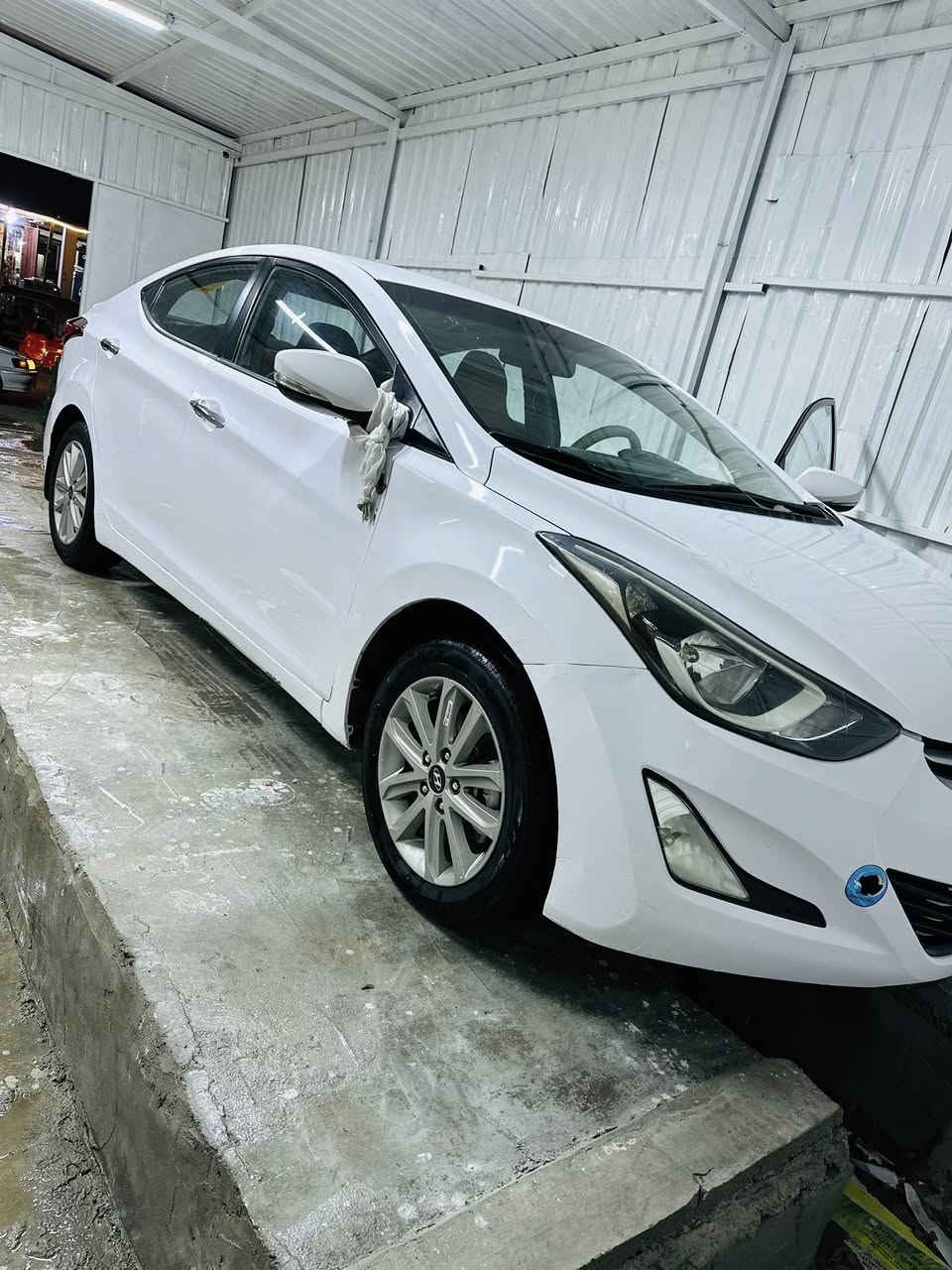 النترا 2015. وارد خليجي السياره رقم ذي قار باسمي. محرك 1600. منظومه تبريد جديده السياره مكفوله كفاله عامه صبغ فتح تبديل فقط دوسه جه العبري مرشوشه  والباقي كفاله السياره جديده وتحويل ثاني يوم  مكانها ذي قار قضاء النصر السعر ب 118 وبيها مجال بسيط  تفاصيل ***********
