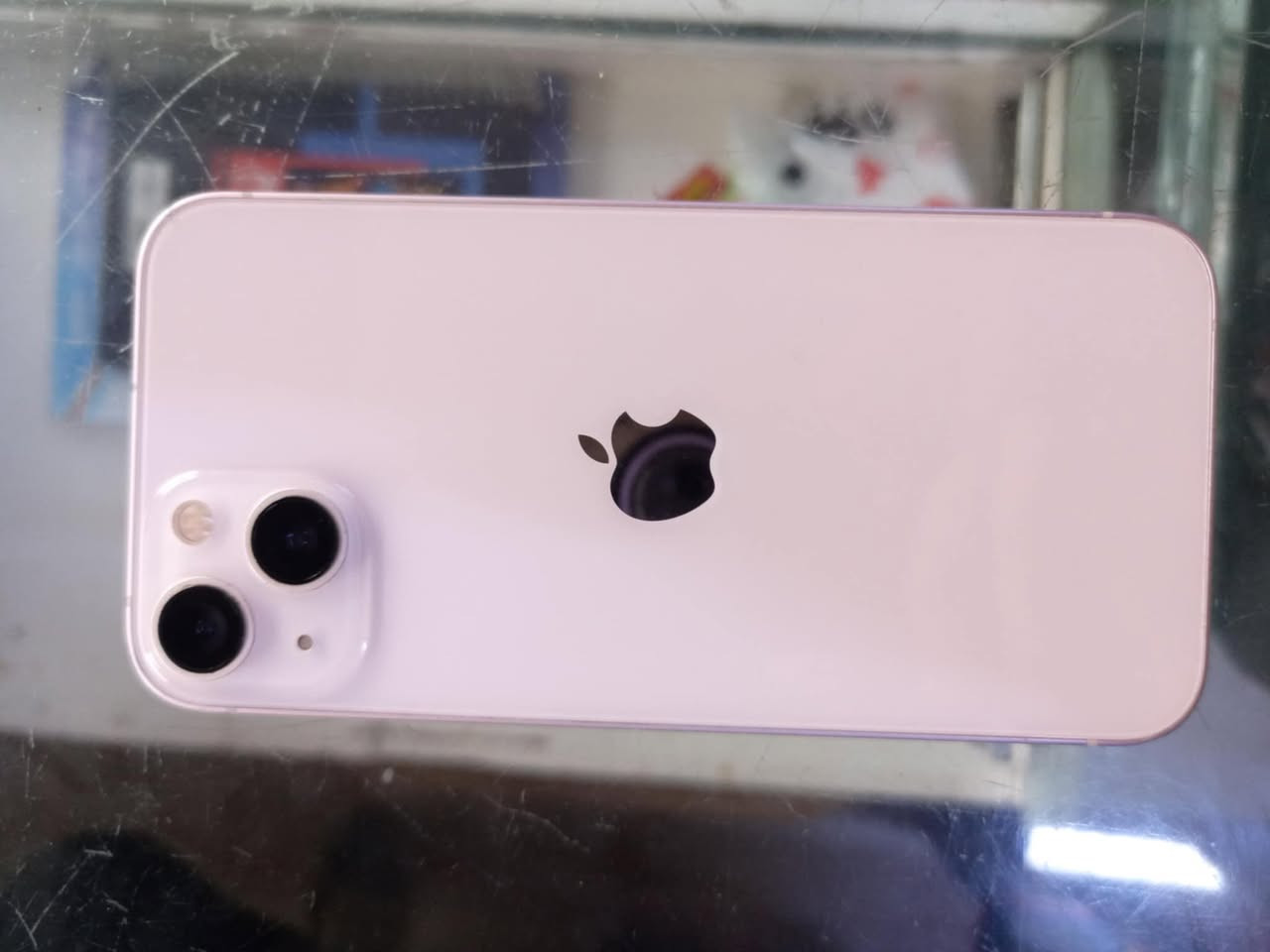 ايفوان 13
ذاكرة256
فقط مبدل شاشة اصلي 3 خيرات شرط 
كلو شغال فيس ايدي شغال الجهاز فوال
بطارية 🔋75
***********وتساب
