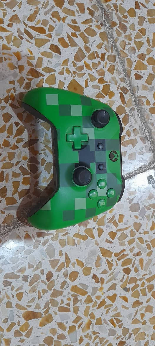 Xbox one x للبيع نظافة 99% معاه ثنين جويستك وحدة نسخة خاصة لماينكرافت نسخة الكريبر والثانية اصلية الجهاز استخدام شهر ونص مساحة 1 تيرا السعر 275 وبي مجال مكاني حاوي الكنيسة ما مفتوح لوك ستيكر


**إذا كنت صاحب هذا الإعلان وتريد حذفه لأي سبب، رجاءا أرسل رسالة إلى الدعم الفني**