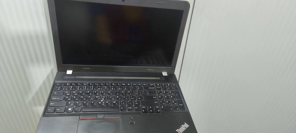 للبيع لابتوب Lenovo
المواصفات:
• المعالج: Intel Core i7 الجيل السادس
• الرام: 16GB
• التخزين: 256GB SSD سريع
• شاشة مناسبة للدراسة والشغل
• بطارية جيدة وتتحمل استخدام طبيعي
مناسب للجامعة، البرمجة، المونتاج الخفيف، والألعاب المتوسطة
حالة الجهاز: نظيف استخدام مرتب
البيع بسبب عدم الحاجة
السعر: 375 الف وبي مجال للشراي
المكان: بغداد - العامرية
اللي يحب يتواصل خاص
 أو ***********واتساب 📩
