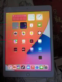 عندي ايباد ايفون 7 نظيف جدا للبيع للاستفسار 07726719990 واتساب