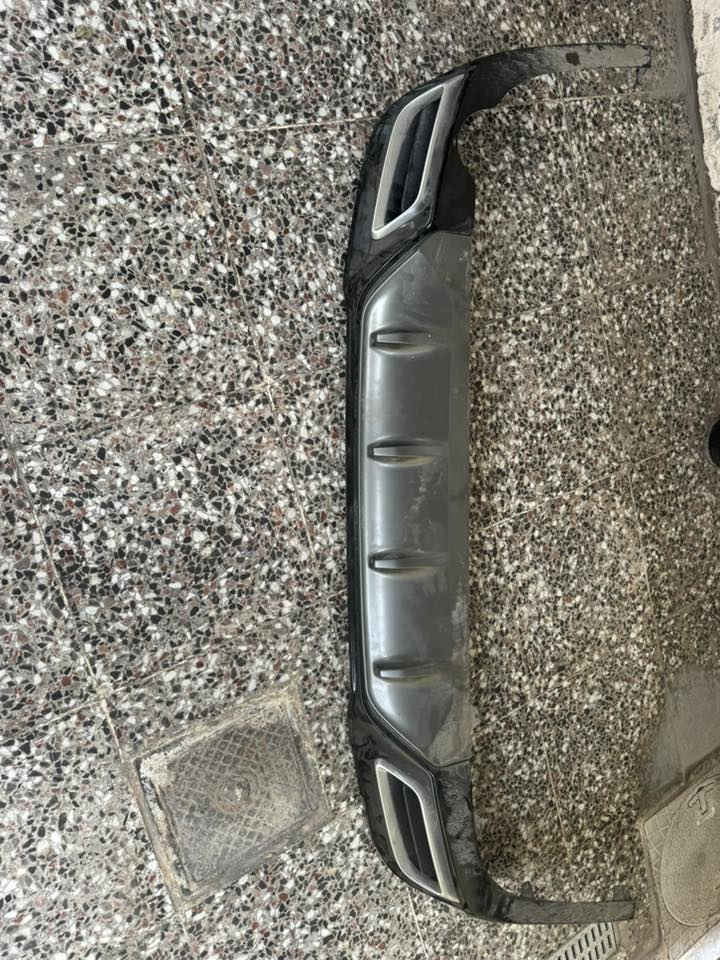 لحيه k5 2023 امريكي مع زوج هوائيات ونص دعاميه اسمنتي خلفيه ومسطره مكسور منهه شي قليل تصلح 
***********
