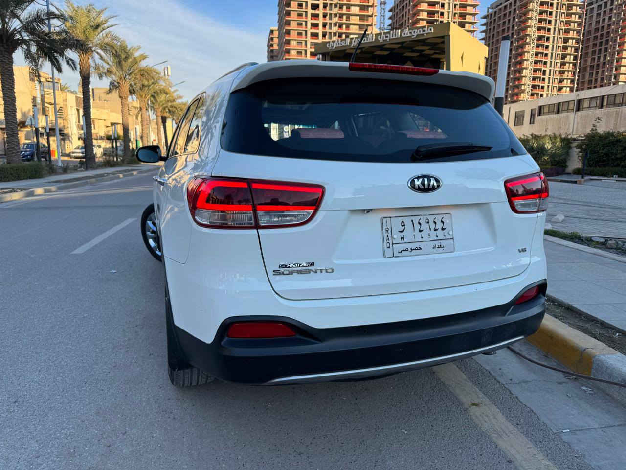 السلام عليكم . سورنتو 2017 خليجي ماشية 82 مواصفاتها حلوة پانوراما - بصمة -حساس إمامي خلفي - تبريد شاشة 3 قطع ويل 20 - شاشة وكاميرا مع داش كام - مكفولة من الصبغ والبارد عدا كم شخط بسيط ولمعلومات اكثر الاتصال عل الرقم *********** اخوكم احمد
