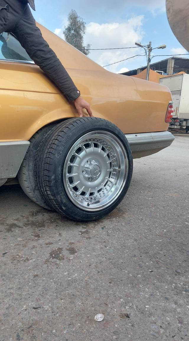 ويل مرسيدس كلاسيك ١٧ تو سايز 
سعر الويل ٦٠٠$ 
السلام عليكم ورحمةالله 
محل ريكان للبيع ويل مرسيدس
عنوان: اربيل صناعة جنوبية مجمع التايرات
توصيل لكل المحافظات العراق موجود
تليفون: ***********
***********  whatsapp أربيل, العراق
