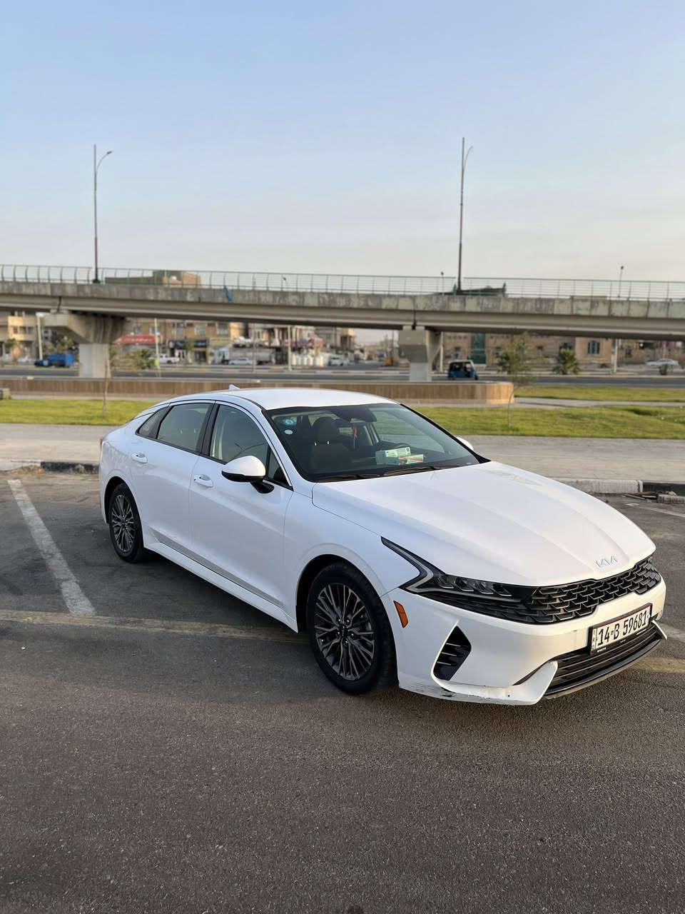 السلام عليكم
K5 للبيع 
مديل 2023
وارد أمريكي صور الحادث داخل المنشور 
السيارة حره بأسم البائع 
السعر 185$
الرقم ***********
