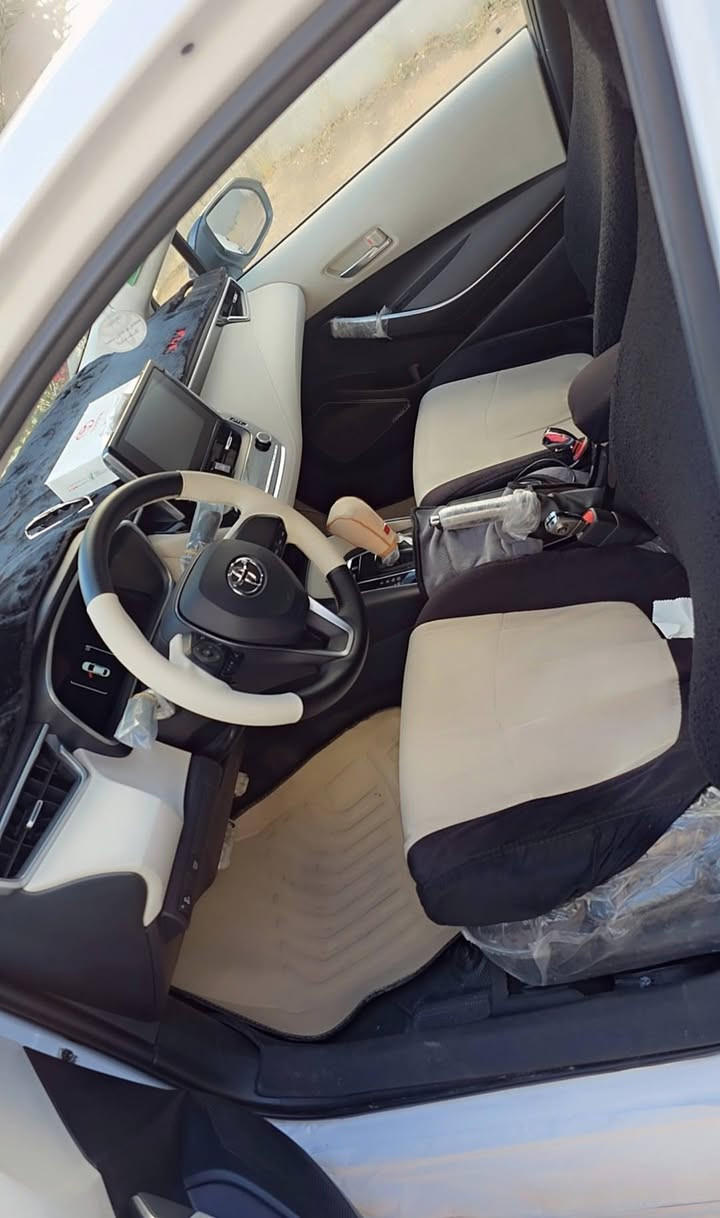 Toyota corolla 2024
سەیارەیەکی زۆر تازەیە
 سفری شریکەی جیهانە 
فول مواسەفات سلایت بەسمە
 سەیارەکە وەک سفر وایە
 تەنها 13 هەزار رۆشتوە زەمانی ماوە
 بۆیاخ سارد شوخت بە شەرت هیچی 
پێوە نیە تەنها دوشخت لەدەعامی دواوەیە فول جوانکاری بۆ کراوە 
سەنەوی هەموو شتی تازەیە
سعری 195 وەرەقە و مەجال*********** 
***********
