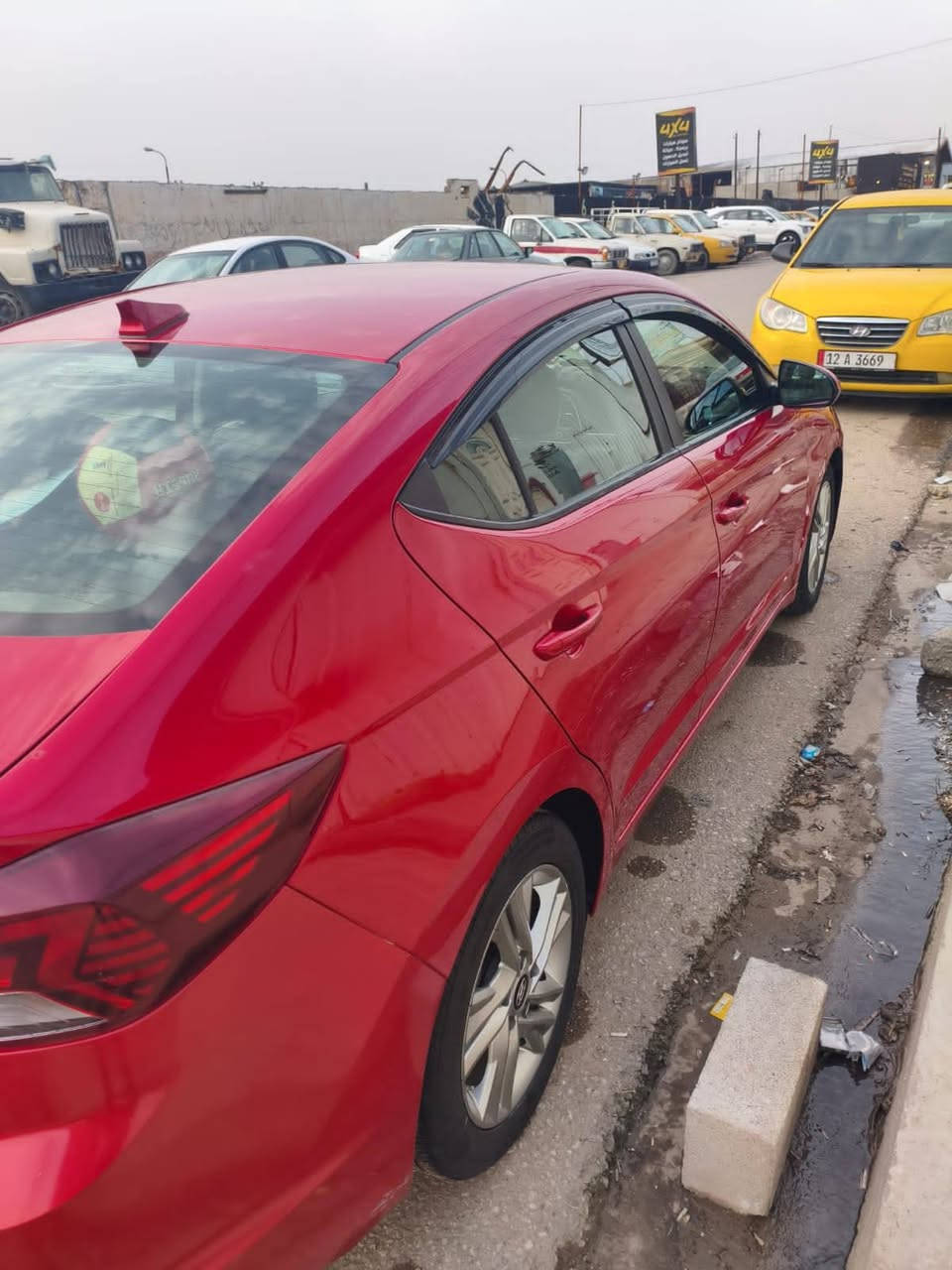 السلام عليكم وحياكم مكتب المدين وياكم 👋
انتره ٢٠٢٠ كندي 🇺🇸
رقم اربيل سنوية جديدة 🚦
كابون بانزين بيها ⛽
محرك شرط مامفتوح 🛑
مواصفات نص فول شاشه حساسات كامير 🧿
ضررها بوند مصبوغ بدون دواخل 🛠️
السعر ١٤٠ وبيها مجال 💸

قفل ماكو بالتلفون تعال شوف واقتنع.
🔴 اوقات العمل  من الساعه العاشرة صباحا الى الساعه العاشرة مساءا 
  
🔴 غير متواجد على الفيس والماسنجر 

العنوان :- مكتب المدين لبيع وشراء السيارات الموصل موصل الجديدة شارع بغداد مقابل جامع الاغوات قرب مجسر المشاة 
 
الاتصال ع الارقام 
***********
***********
