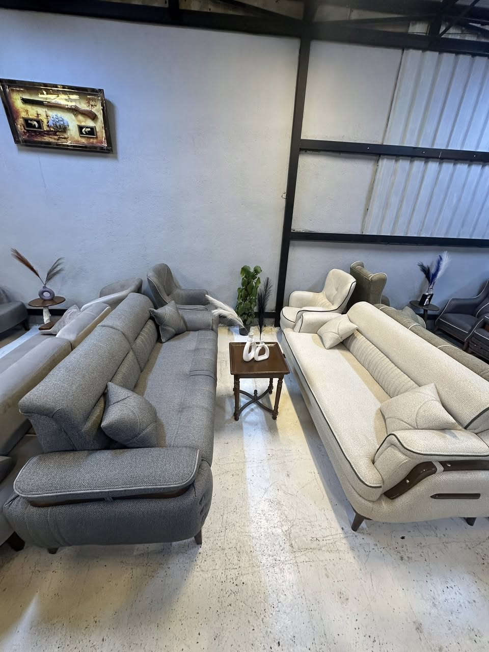 � عرض خاص وتخفيضات قويّة 🔥
من معرض ومزاد البركة للاثاث

✨ تخم جديد – 10 مقاعد ✨

🪵 هيكل خشب زان أصلي قوي ويدوم
🛋️ العدد:
• 2 قنفات ثلاثية
• 4 كراسي
🧽 سفنج درجة أولى مريح
🌍 تخم مستورد تشطيب مرتب وجودة عالية

💰 السعر: 980 ألف فقط
⏳ عرض خاص لفترة محدودة

📍 العنوان: بغداد – الدورة – شارع المعلمين – قرب السقيفة

📲 للحجز والاستفسار واتساب:
***********
***********
