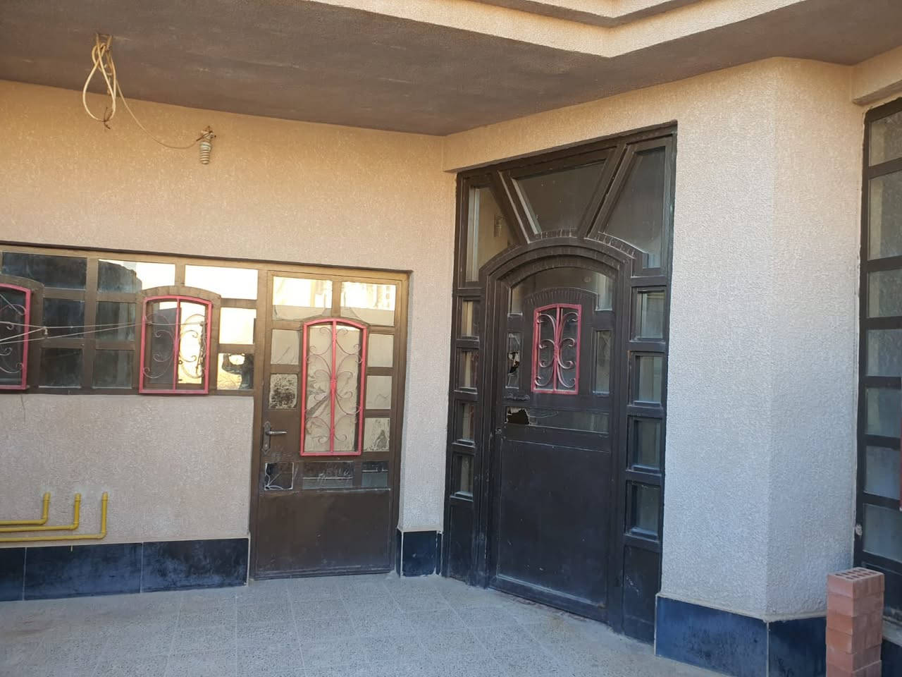 دار للبيع قرب مدرسة الشرقيه المساحه 130 بناء درجة أولى اي ضرر مابي السعر 37الاستفسار‭0773 589 7145‬
