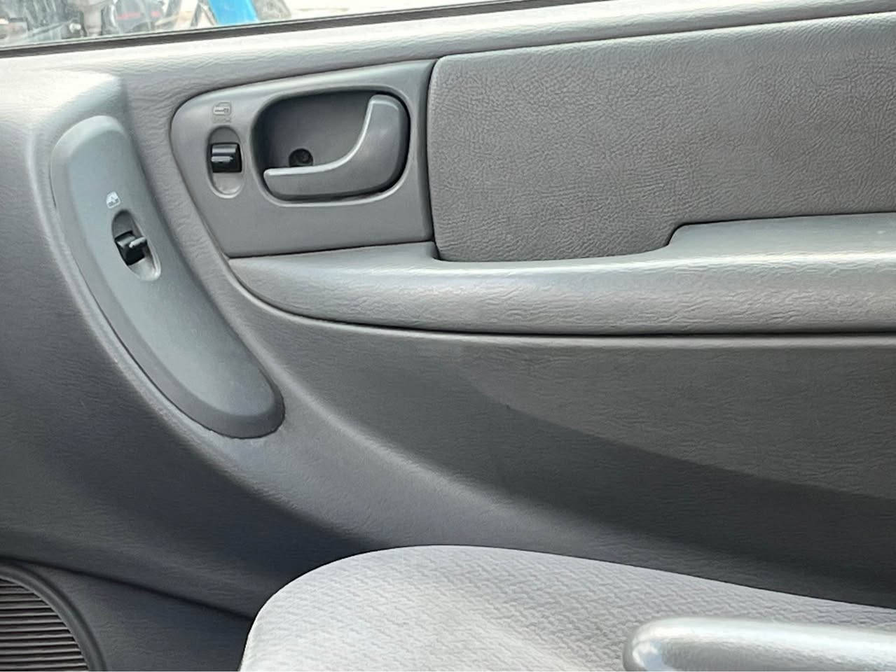 سلام عليكم
كلايسلر تاون كانتري موديل 2005
سنوية لغاية 2034  مشروع وطني وباسمي
اربع اطارات (تايرات) وباتري جديد قبل شهرين شديتهن 
بدون صبغ وتبديل سيارة عل البلاد
محرك ستة سلندر اوباما 3300
كير ومحرك مكفولة شرط 
والبقية بالصور واضحات 
السعر خاص
*********** كركوك, العراق
