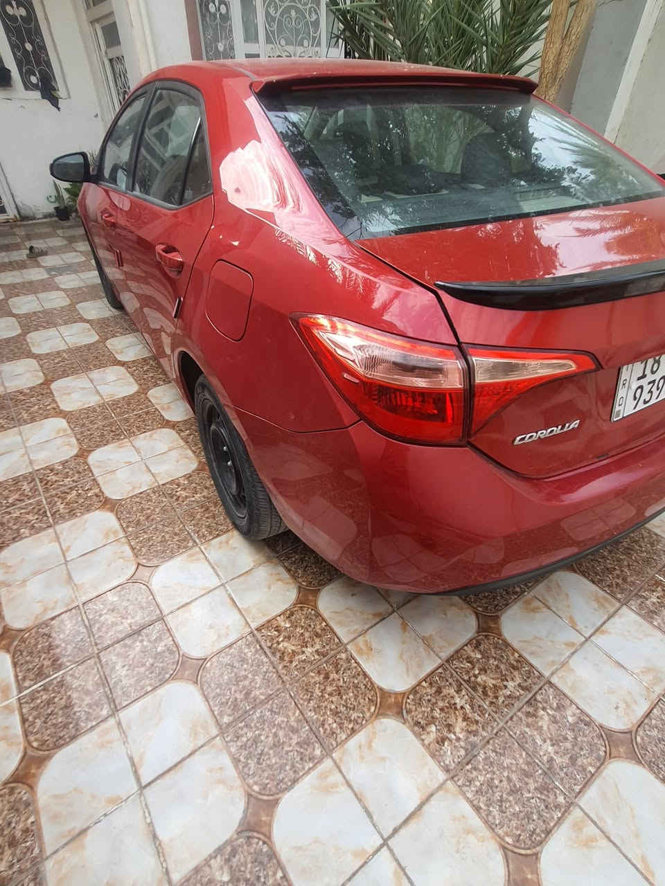 كورلا ١٩ امريكي حادث مرفق 
ماشية ١٢٥ ميل 
*********** بيع او مراوس بسيفك بيه شخط جديد بالباب منزل صورته وحادث بالعراق يم الجنطه خفيف
