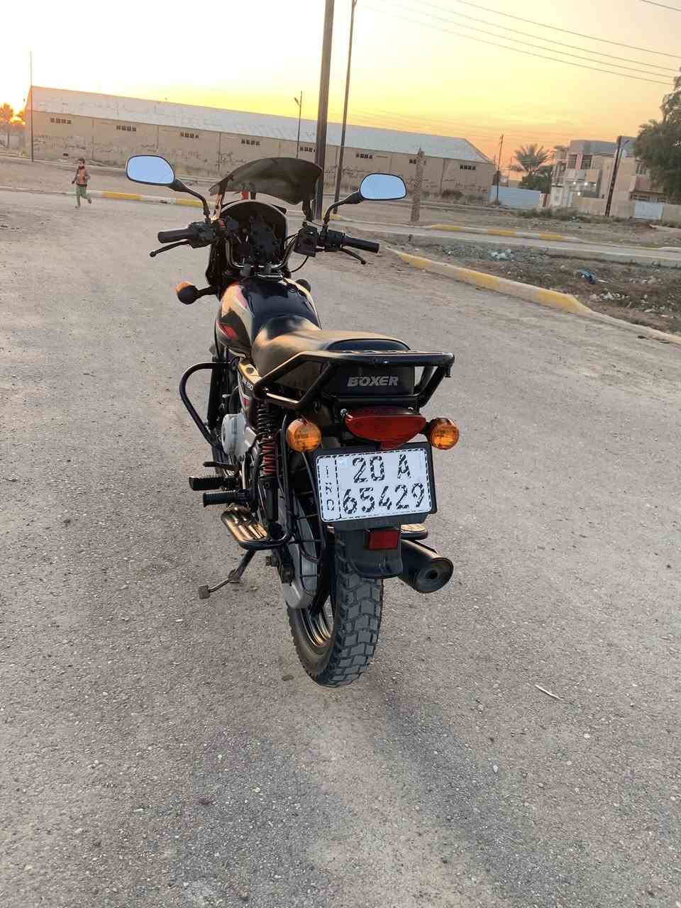 السلام عليكم شباب 

دراجة بوكسر 2022 
رقم ديالى 20 انكليزي تحويل ثاني يوم 
مكان الدراجة بغداد_ الراشدية 
السعر 1,850,000 مليون و850 بيها مجال للشراي
رقم الهاتف:***********
