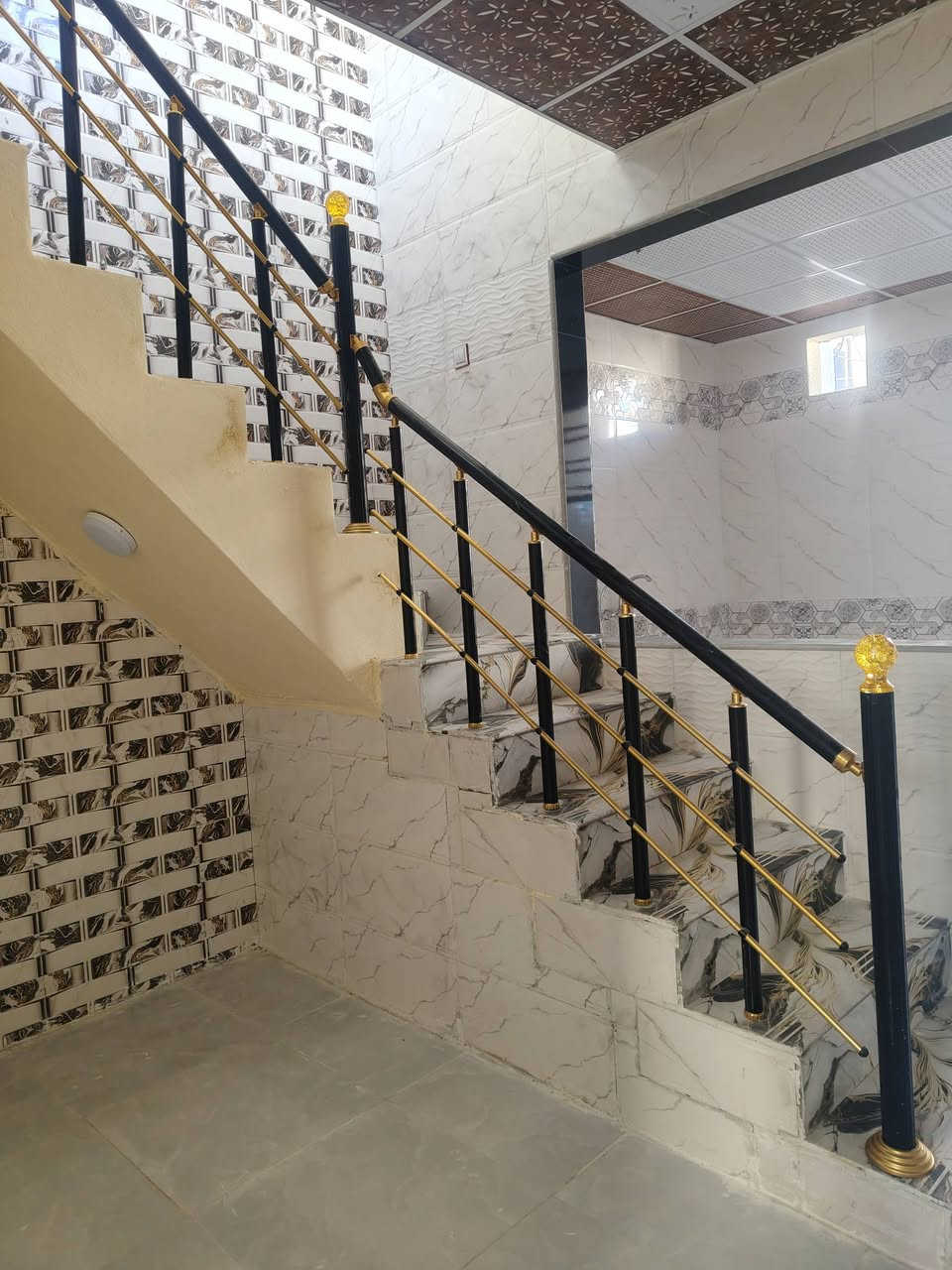 بيت 50مترقرب مجمع سيد اسماعيل 

  بيت جديد شغل درجة اولى 

خدمات ماء ومجاري وكهرباء  عرض الشارع 10م

العنوان كربلاء قرب مجمع سيد اسماعيل السكني

قرب جامعة كربلاء قرب مدينة الزائرين 🛣️

السعر 34 مليون سند ٢٥قرار محكمة مكاتبة مع صاحب الأرض مباشر يبعد عن لامام الحسين اقل ١٠دقائق بلسيارة 

للاستفسار الاتصال على الرقم التالي 

*********** اتصال واتساب 

***********  اتصال واتساب 

يبعد عن لامام الحسين اقل ١٠ دقائق بالسيارة

#عقارات
