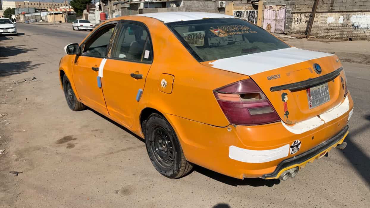 سلام عليكم جيلي موبل مديل ١٣ 
مكينه جديده كير جديد حداديه حلوه السعر ٢٠ وبيها مجال العنوان بصره الجمهوريه رقم تلفون ***********
