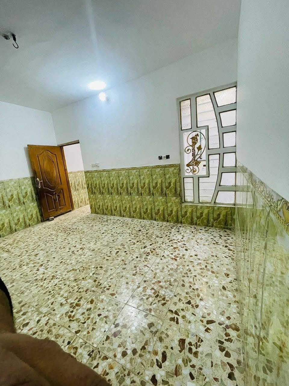 بيت للبيع شيلمان المساحة 100 متر حي ميسان قطاع ٢٤ قريب على الكيات رايدي 88 وبي مجال رقم الهاتف 
***********
