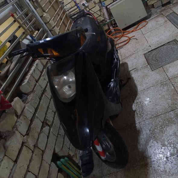 دراجه مال كراب سلف تشتغل بس باتري ضعيف كهربائيات شغاله بيها صوت بالكسل بسيط ودخانه اول متشتغل تحمه وتكطع.  اريدها 260 عنواني بغداد حي العامل *********** بغداد
