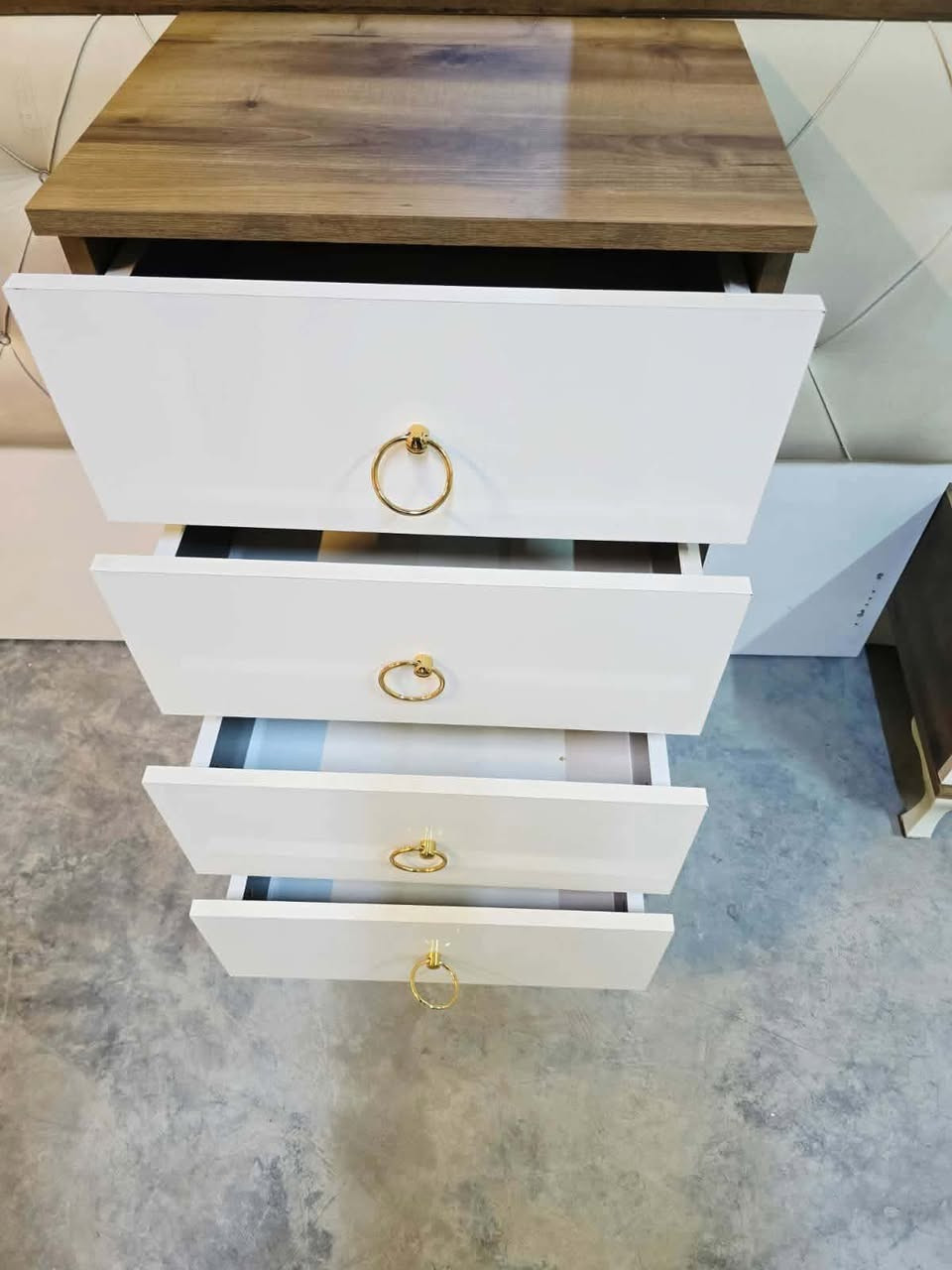 غرفة نوم مستعملة🇹🇷
 نضافة95 ٪💯
عدد القطع / 8 
نضام / أبواب 💢 
سعرها / 650 💸
شد ونقل داخل بغداد مجاني🚛
يوجود توصيل محافضات 🚛 بيهه مجال قليل


**إذا كنت صاحب هذا الإعلان وتريد حذفه لأي سبب، رجاءا أرسل رسالة إلى الدعم الفني**