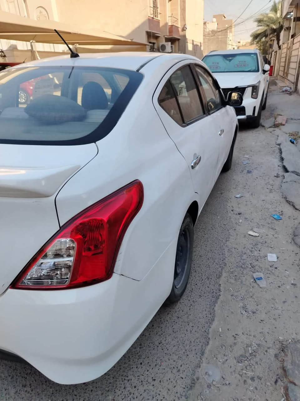السلام عليكم للبيع صني موديل 19 بغداد رقمه شبها مميز بيها جاملخ الايسر الامامي بارد وبابتين بيها شويه بارد وجاملخ خلفي يسارة صبغ مكانها الاسكان سعرها 98 
***********
