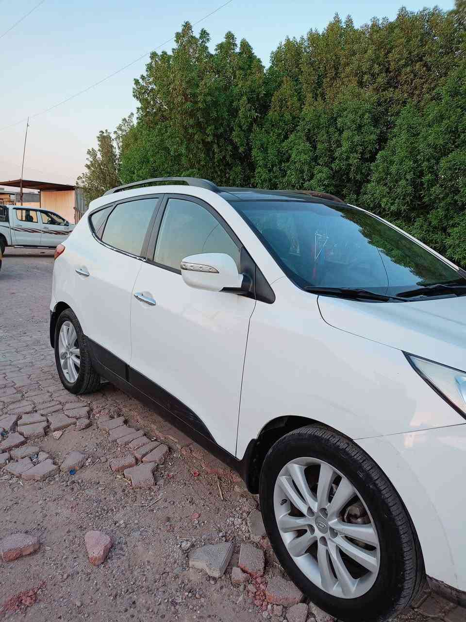 سلام عليكم توسان خليجي 2010 شكل ال 15مكفوله من ضرب والصبغ والتبديل محرك 2400 فول مواصفات تشغيل بصمه البيبان بصمه
سوناره موجود تصل واني بالخدمه 
***********
المكان تكريت
