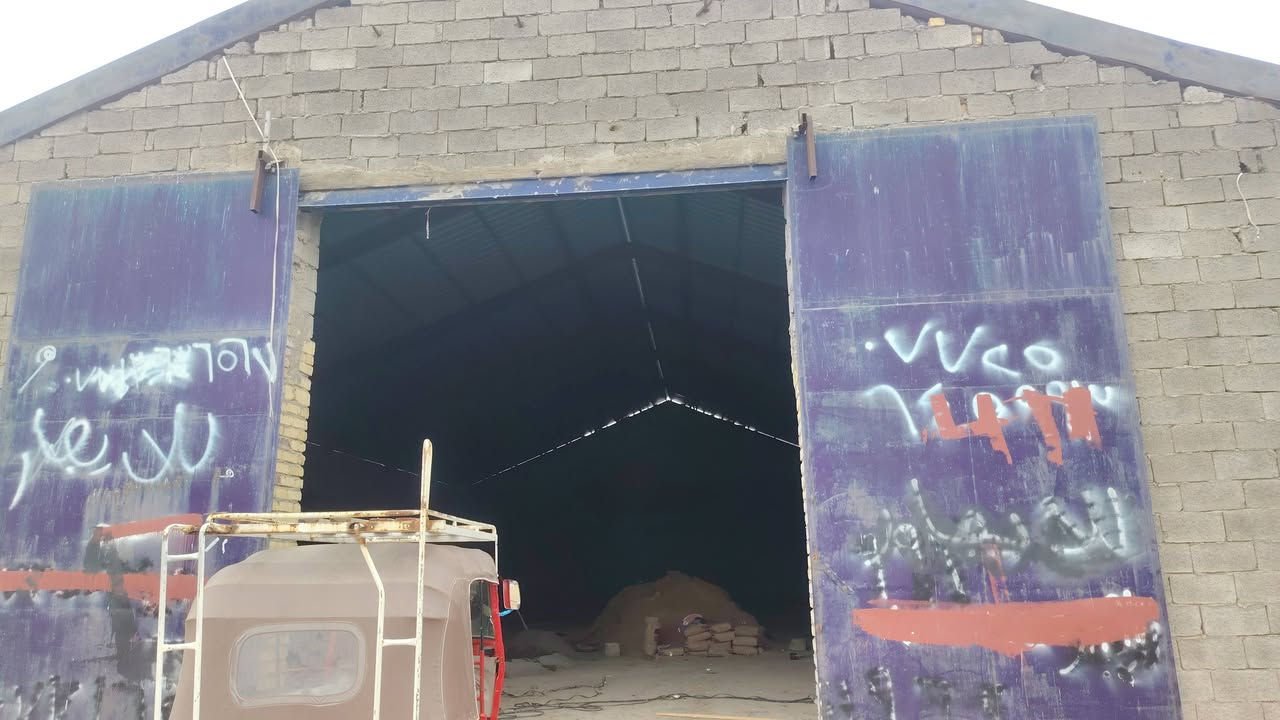 السلام عليكم باب جملون تسكام العرض ٥ تقريبا وارتفاع هم ٥ تقريبا مال جملون البيع***********
