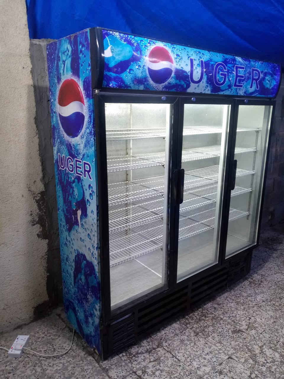 عارضات محل البيع شغالات وشرط فحص كل عطل مابيهن عنوان بصره القبله شارع البريد  رقم ( *********** ) سعر 250
