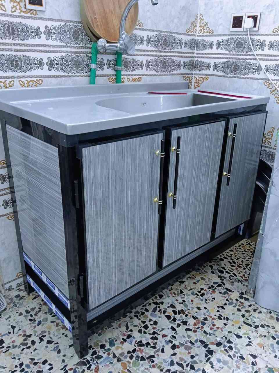 سلام عليكم كاونتر للبيع كامل ملحقات السعر 450الف وبي مجال المكان الثعالبه ***********
