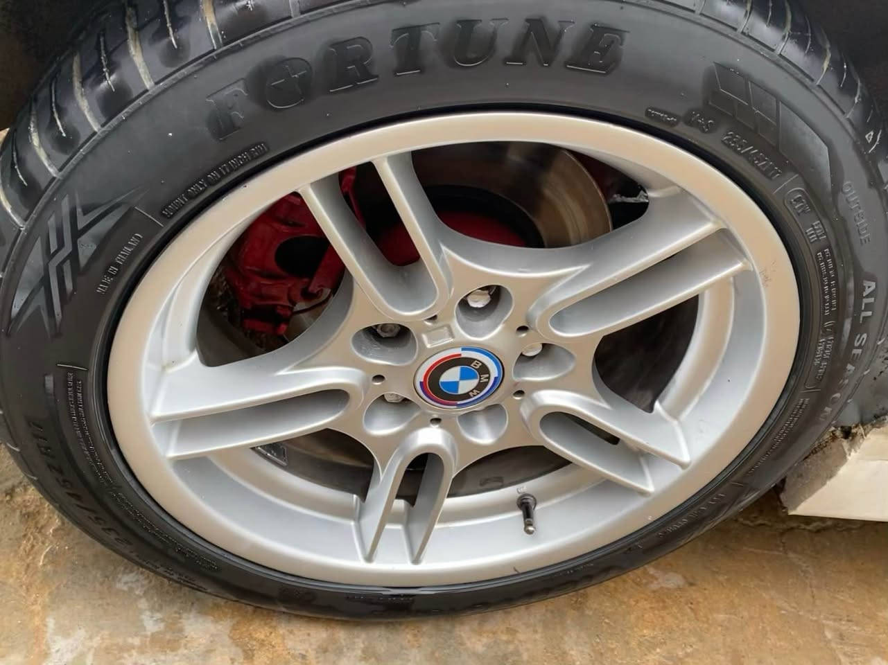 سەلامی خوای گەورەتان لێبی ئەو تایەو ویلەم هەیە ئێم ١٧ خواری لەزین بەشەرت یەک ویلی دەرزی هەیە باقی هیچی نیە زۆر خاوینن تایەکانی نوێنە ینتاجی ٢٠٢٤رە لە رسم کوە روبەرو جوانترن دەگۆرمەوە بە شتەک بە دلم بیت شقلاوة, أربيل


**إذا كنت صاحب هذا الإعلان وتريد حذفه لأي سبب، رجاءا أرسل رسالة إلى الدعم الفني**